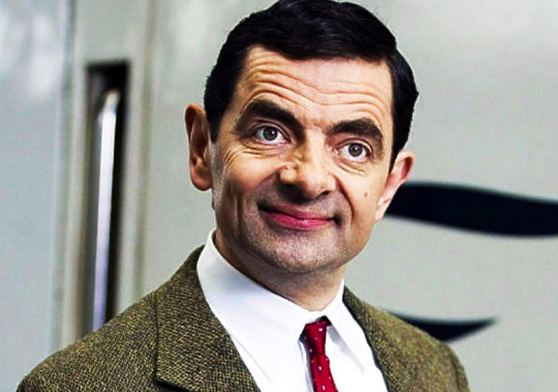 Rowan Atkinson nie ukończył studiów aktorskich. Posiada dyplom magistra