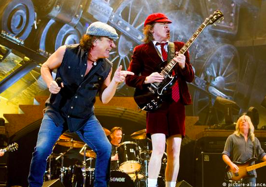 Australijski zespół AC/DC został zaproszony na występ podczas ceremonii ...